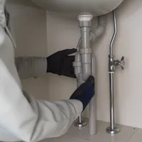 シャワー水栓交換作業イメージ